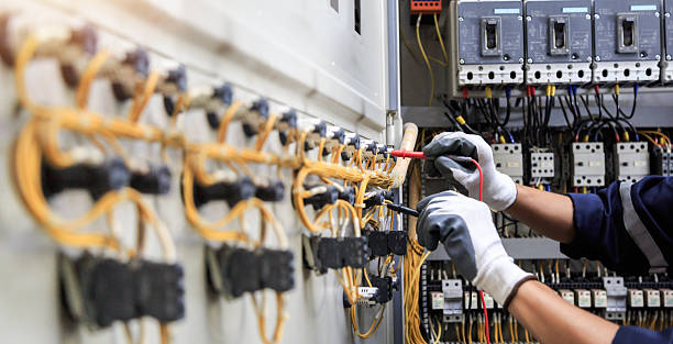 Professional Electrician technician working in Mokena, IL